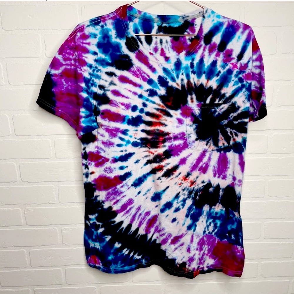 Handmade Tie Die Blue & Purple Fruit Of A Loom Medium TShirt With Front Pocket - Picture 6 of 7